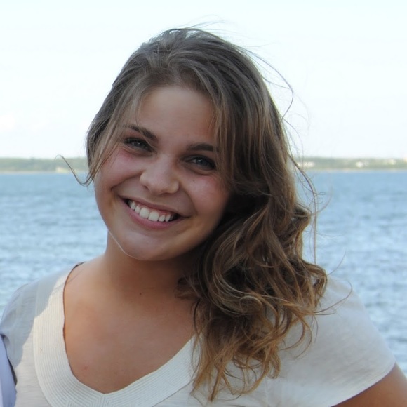 Meet your Posher, Kara - Picture 1 of 1